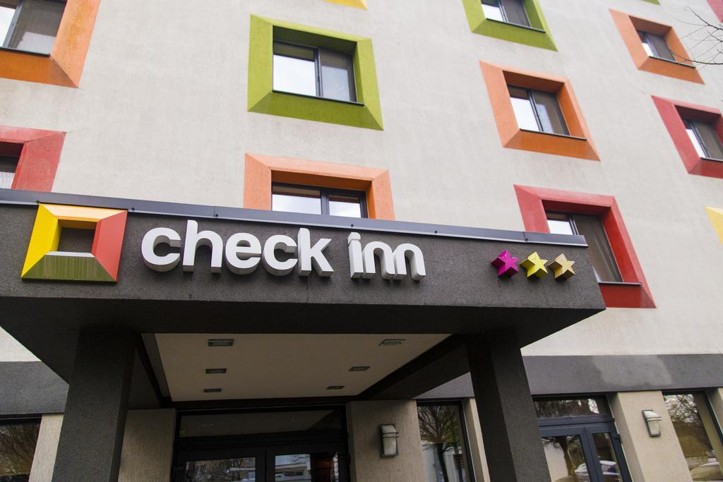 Hotel Check Inn Timisoara Esterno foto